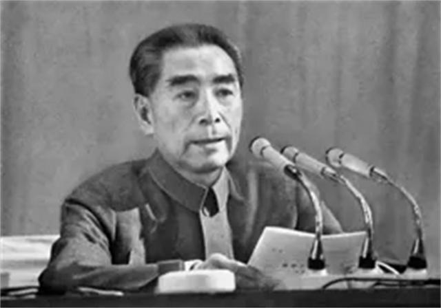 1971年，毛主席在深夜中做出重大决定，催促身边的人：快打电话