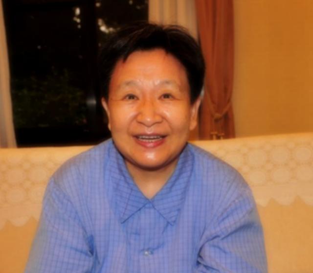 72年李讷离婚，毛主席得知其中原因后，落泪：讷娃的婚事太草率了