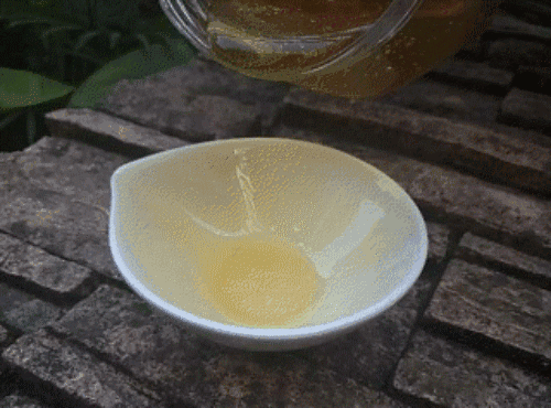 蜂蜜放了三年还能吃吗？结果或许和你想的不一样，建议了解下