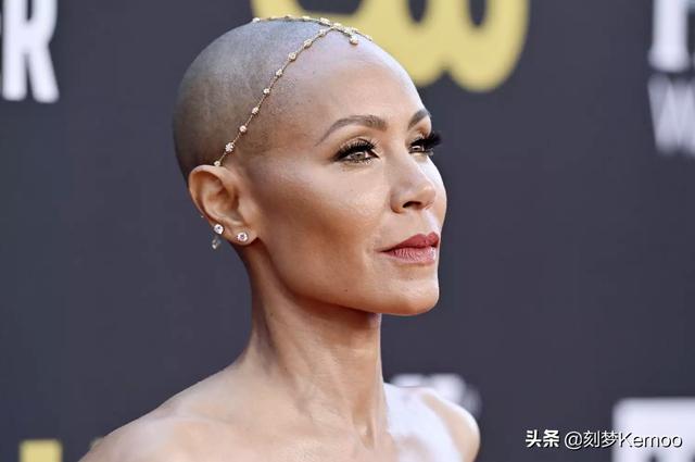 奥斯卡影帝现场打人！这一巴掌把今年奥斯卡打活了
