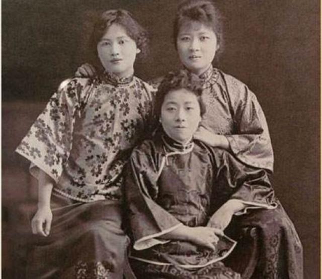 蒋介石生前留下9份遗嘱，为何宋美龄看到第9份遗嘱后，愤而离开？