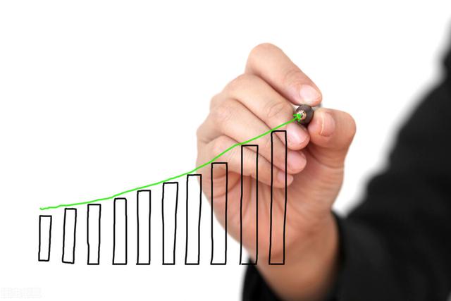 赚钱核心三大要素：轻资产、差异化、降维打击