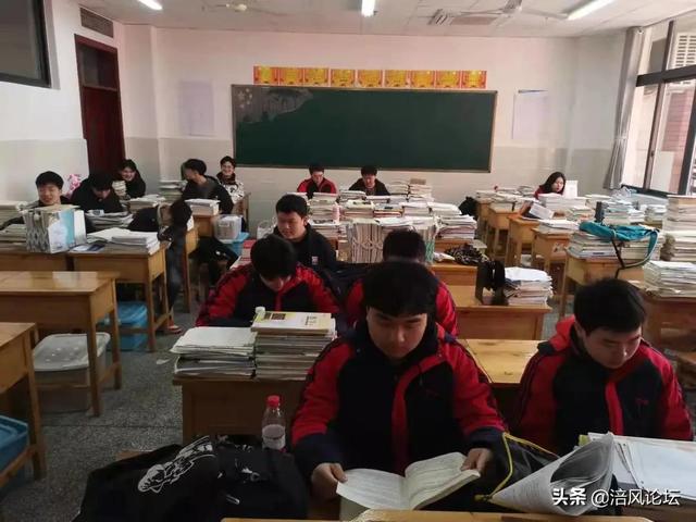 终于等到你！直击涪陵各大学校开学报名第一现场