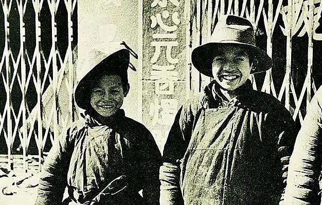 老山副连长战前恋爱，遭降级处分，25岁战场牺牲前大喊：我走了
