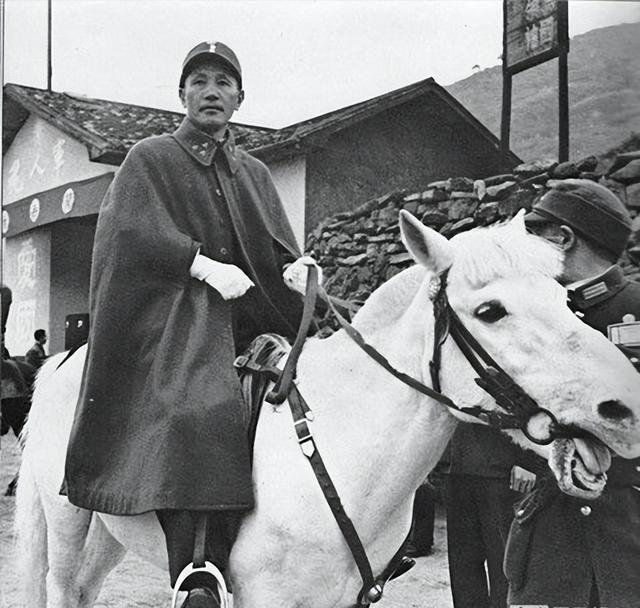 决战之际，美国一眼看出毛主席与老蒋的3大不同，断言毛泽东必胜