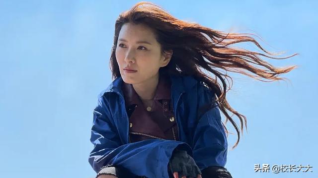 《重生之门》：王俊凯成被动派男主，“女贼”角色像极了贝尔摩德