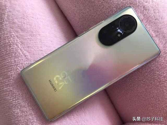 余承东爆发了，超曲面屏+麒麟强芯+鸿蒙系统，终于现货了
