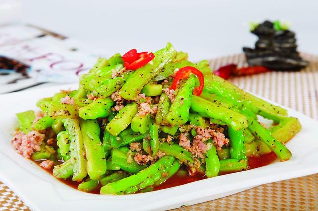 睡眠差可能是肝火旺，建议常吃7样“泻火菜”，降肝火，整晚安睡