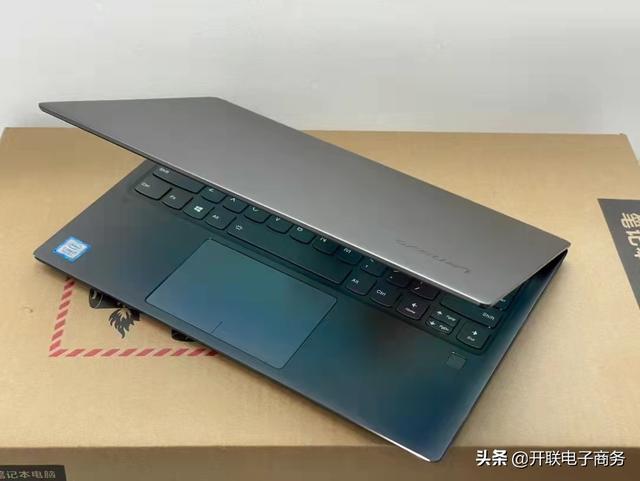 4K超高清IPS屏3840*2160 联想笔记本720S-13 酷睿i7-8550四核 内存8G