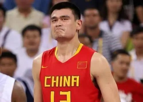 一个人的中国梦，从走出国门到NBA，一代传奇姚明的辛酸历程