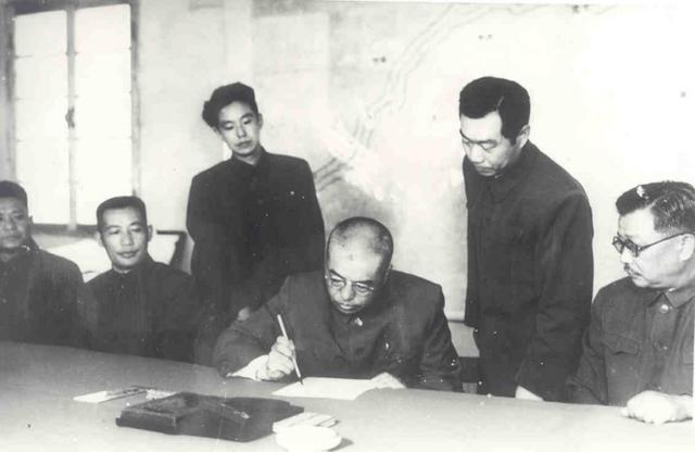 抗美援朝前夕，中央决定调黄永胜入朝，林彪反对：我要换一个人上