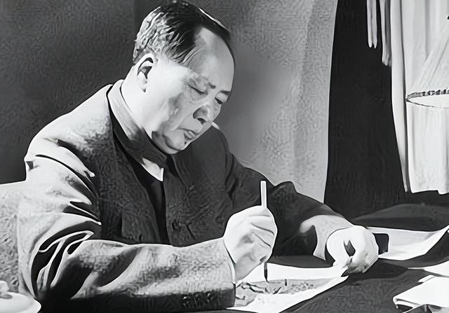 伟人深夜送章士钊两只鸡，李银桥不明，章士钊：这是给我的回话
