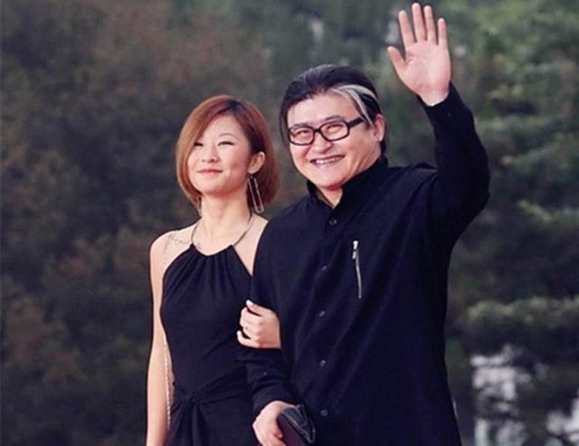 上过9次春晚的刘欢：与妻子认识9天闪婚，结婚33年恩爱，独女优秀