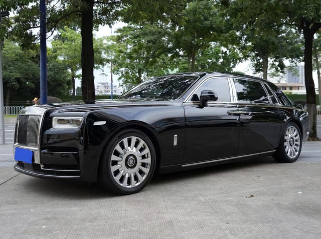 劳斯莱斯幻影价格有多少(劳斯莱斯幻影大概要多少钱)_【读车号】