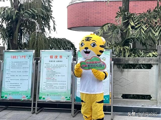 终于等到你！直击涪陵各大学校开学报名第一现场
