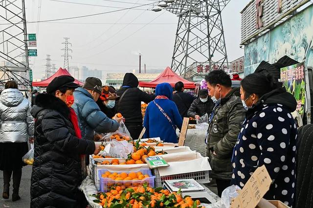 这个早市接地气！水果品种多特便宜，旁边还有特大市场，啥啥都有2