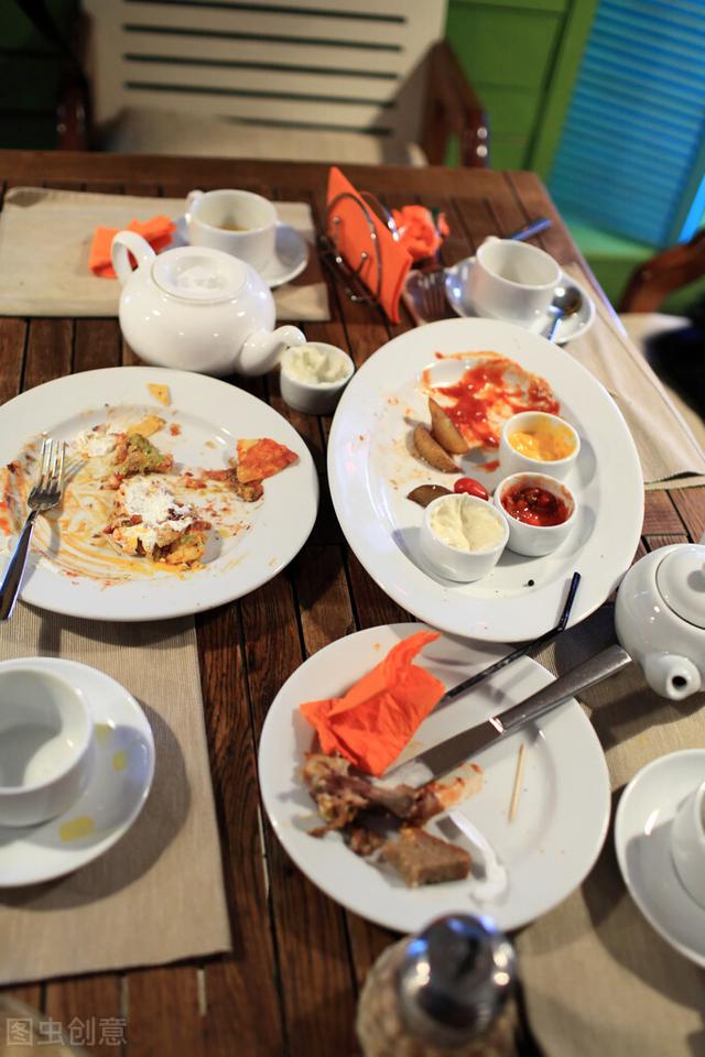 是不是所有剩饭剩菜都不能吃呢，哪些隔夜菜不能吃？