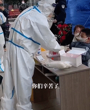 山东疫情来势汹汹，“搬家式”救援引怒赞，网友：这很山东