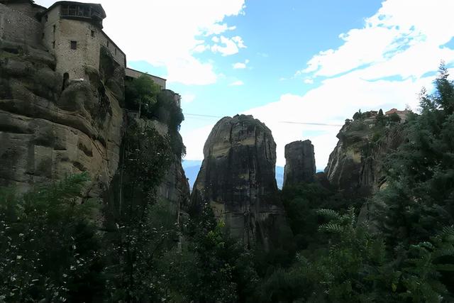 希臘深度遊：卡蘭巴卡、接近天堂的秘境 天空之城（Meteora）
