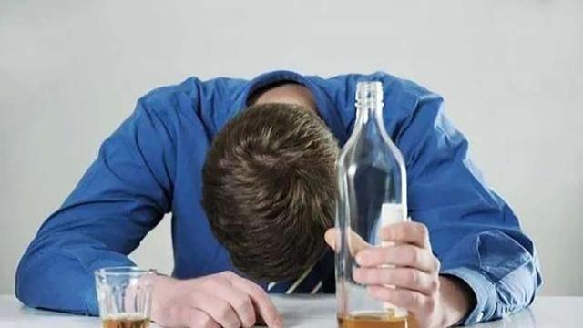 26岁小伙险些罹患肝硬化，“肝胆之父”吴孟超启示养肝要趁早