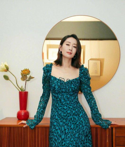 接烂剧、装少女、敷衍观众，这些曾经的好演员，也为“钱”折腰了