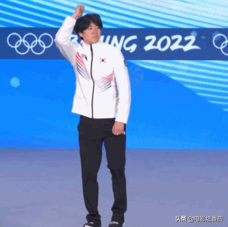 “擦拭领奖台”的丑态，曝出了韩国体育圈这些年不光彩的往事