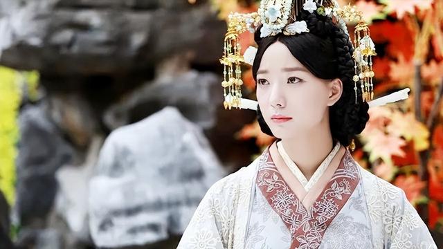 汉武帝临终前，看了一眼爱妃，叹息道：太美了，赐死吧
