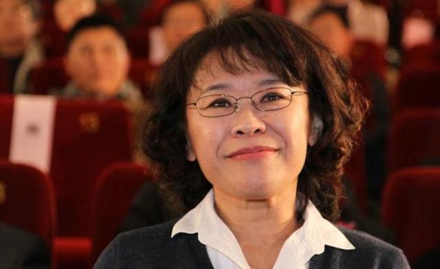 张海迪和王佐良：没有婚礼，没有孩子，相约老了一起去敬老院
