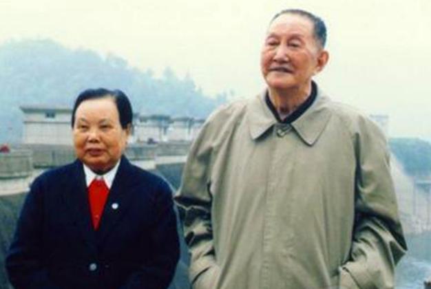 1977年叶剑英给回京的洪学智安排工作，邓小平得知后：他另有大用