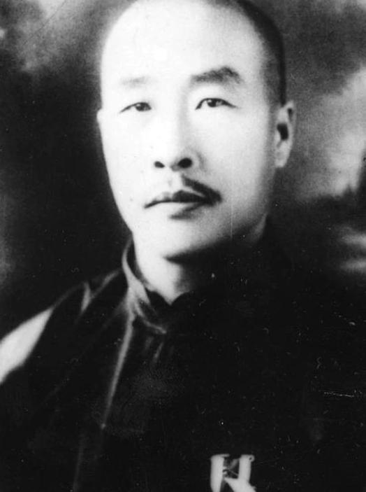 蒋介石为什么一定要杀韩复榘？弃守济南只是借口，这两点才是关键