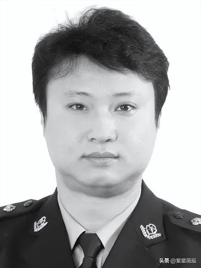 22万百姓盼毛主席给董存瑞题词，主席没题，但他的解释让国人泪目