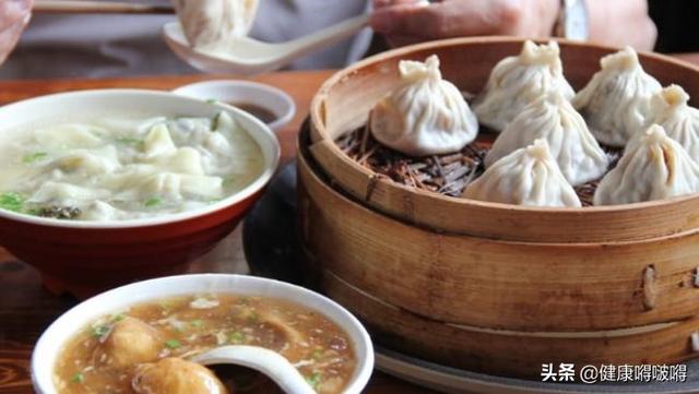 早春养胃，少碰一物，多饮二水，坚持三勤，做好四事，胃会感激你