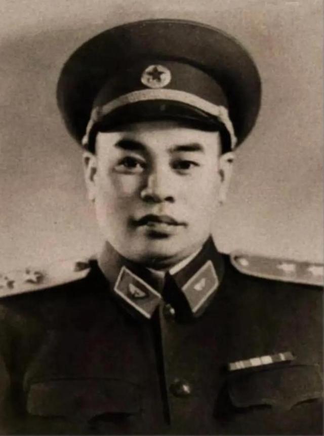 1955年首次授衔，177名中将时任职务简述，附各自戎装照片