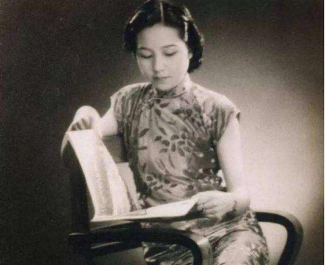 苦等27年黄维终于获特赦，夫妻团聚后他一声“滚”，妻子投河自尽