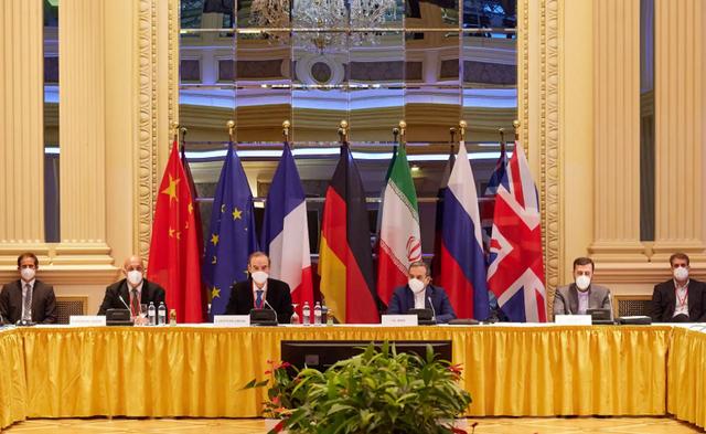 就差临门一脚！白宫又变脸，伊朗也不客气了，宣布制裁24名美国人
