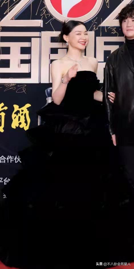 �й�Ů���ǵ���Χ��Ƭ(���º�̺���ͣ�ë��ͮ���繫��������Ծ����Ź��أ���������ʮ��)