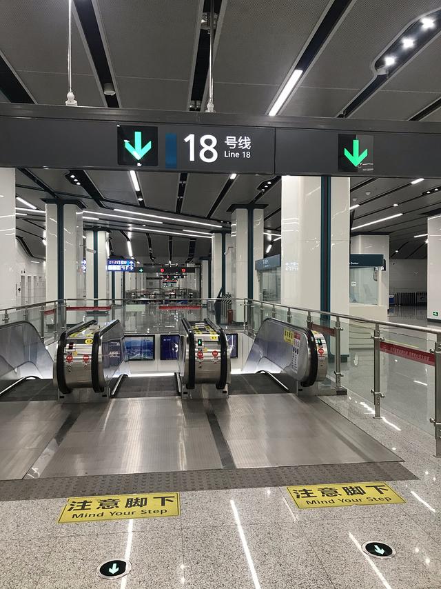 驚喜滿滿！王牌A359墨鏡俠執飛首航，川航還給乘客准備了大禮包