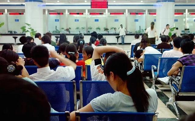 要等几个月(竟要等4个月！青岛大哥手握50万傻眼了…建行回应称→)