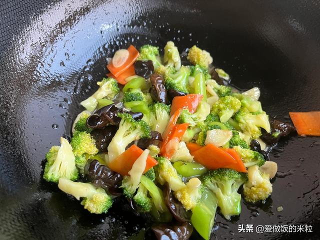 清炒西兰花 清炒西兰花（清炒西兰花图片大全） 美食