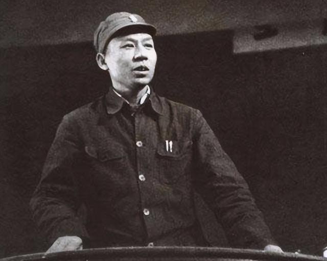 2013年，刘少奇前妻谢飞去世，一生未孕，养子为她选了骨灰堂86号