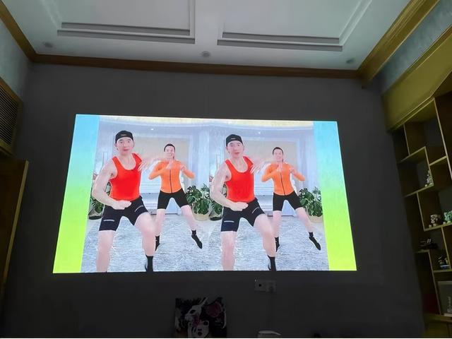 刘畊宏“毽子操”大火！极米H3S助瘦身“一屏之力”