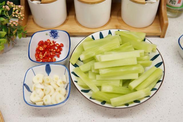 春天，建议中老年人：多吃10种“天然高叶酸”食材，早吃早受益