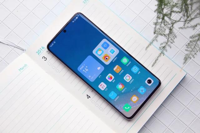 缺点明显的“曲面屏手机”，为什么买的人反而越来越多了？