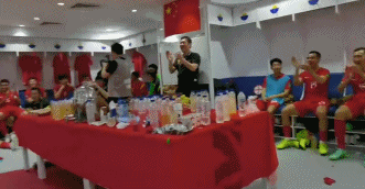 白斩鸡惨败！中国队0-25，官媒：中超怎么啦？国足U23出征东亚杯