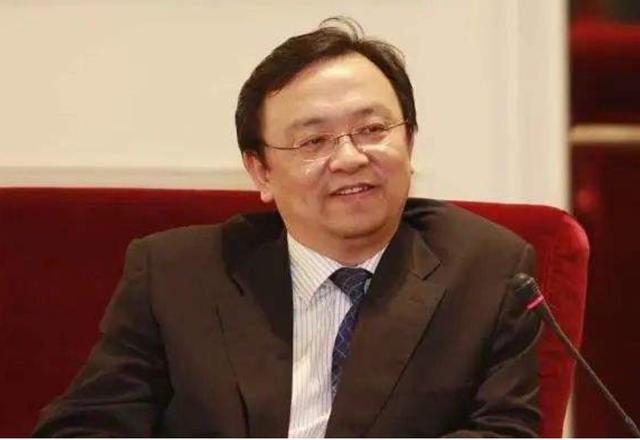 王传福：13岁丧父15岁丧母，嫂子卖嫁妆供学，今身价百亿不忘兄嫂