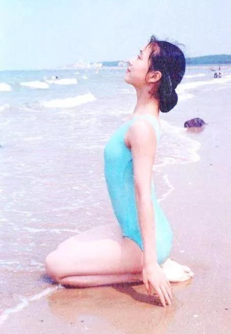 “野蔷薇”海清，25岁隐婚生子，嫁初恋20年，被宠成幸福阔太太