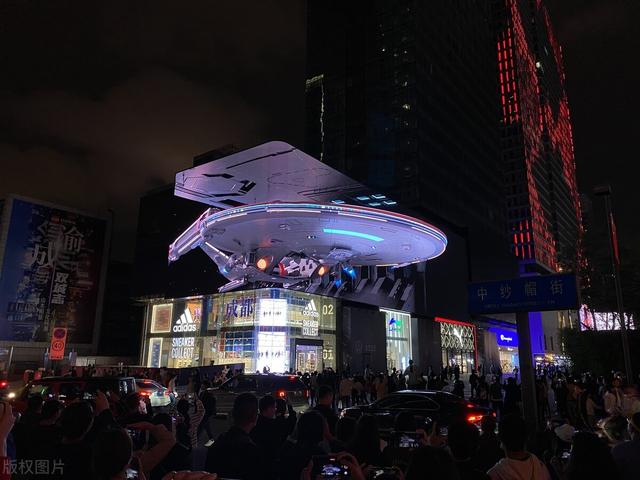 元宇宙时代除了带动VR、AI和游戏，还将带动裸眼3D超清屏幕普及