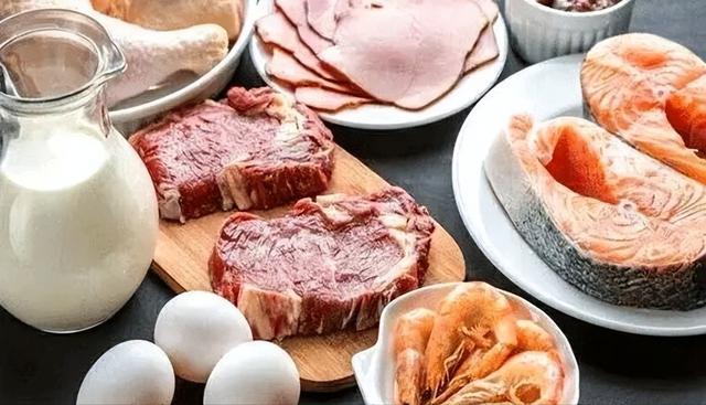 患有脂肪肝的人这4种食物要忌口，以免加重病情，需重视