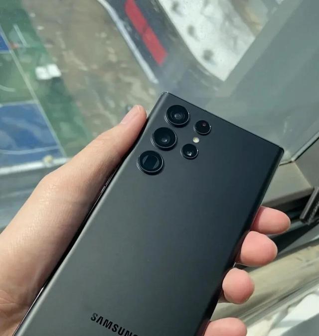 Ip13 pro max 三星S22Ultra保值率