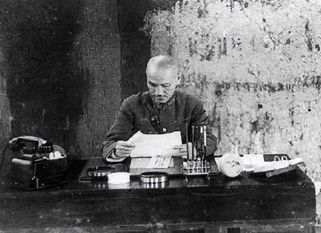 重庆谈判时，蒋介石决定让毛主席担任新疆省长，主席的回应真高明